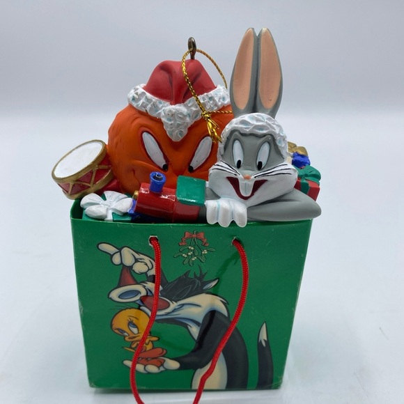VTG 1998 Warner Brothers Peace On Earth Bugs Bunny/Friends Holiday Bag Ornament - Picture 1 of 7